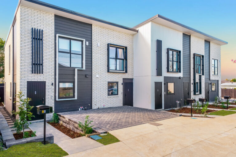 Wilmshurst Terraces 7 DSC02428