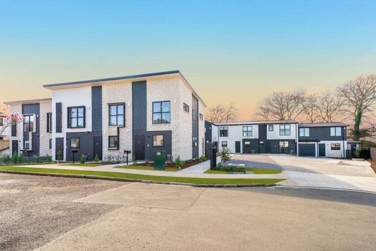 Wilmshurst Terraces 4 DSC02443