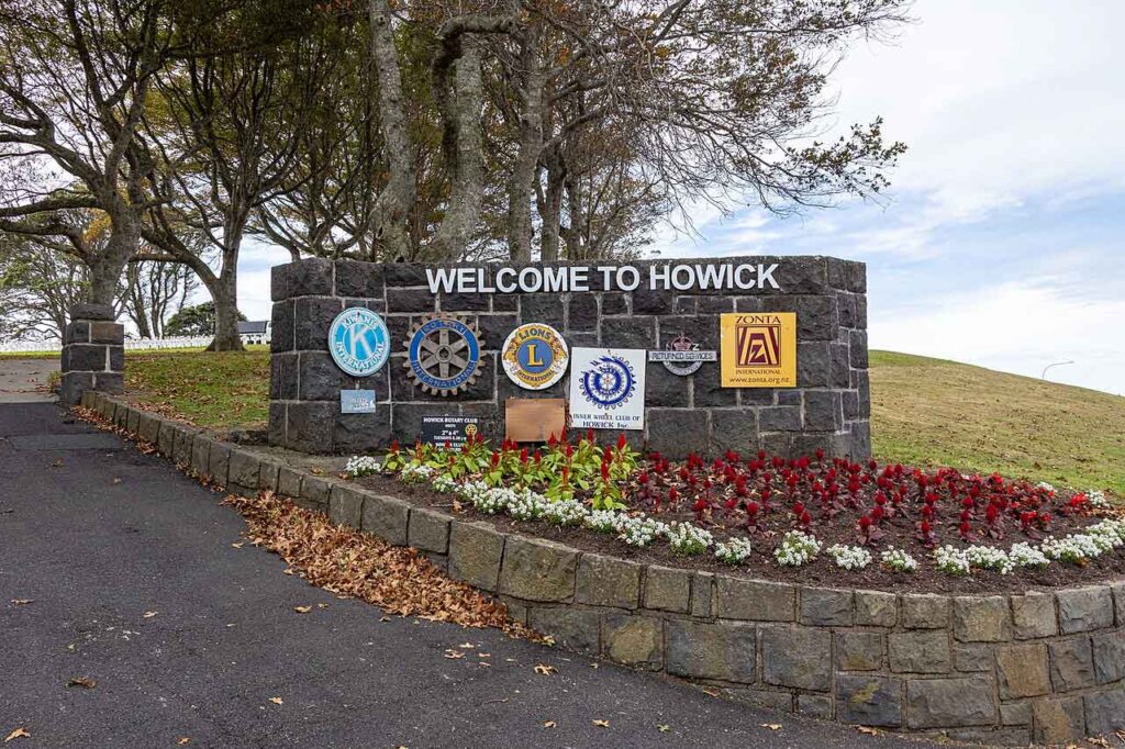 Howick welcome sign opt